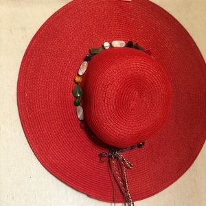 Red sun hat 💕